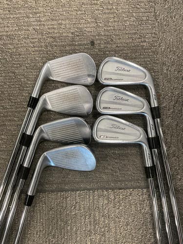 Used Titleist 712 CB FORGED Mens Iron Set RH 4I-PW 11614-S000223316
