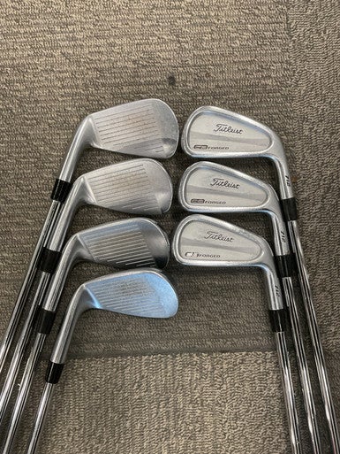 Used Titleist 712 CB FORGED Mens Iron Set RH 4I-PW 11614-S000223316