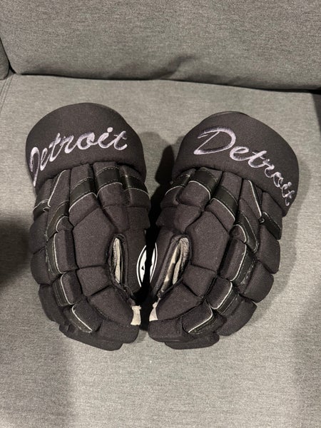 Warrior Hockey Gloves Pro Stock