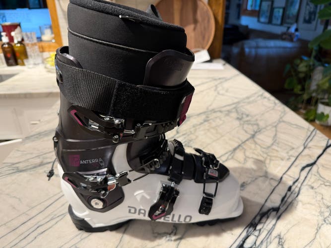 Mondo 26 & 26.5 Women's Dalbello All Mountain PANTERRA 95W MS Ski Boots Medium Flex (New)