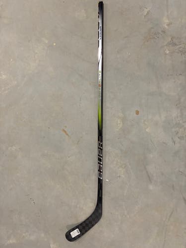 Junior Bauer Vapor Hyperlite 2 Right Handed Hockey Stick P92 (New)