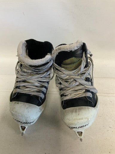 Used Bauer SUPREME ONE.7 Junior Goalie Skate Junior 02.5 11823-S000034899