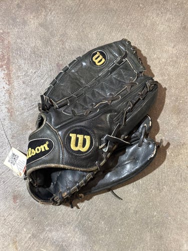 Wilson A2000 Right Hand Throw Pitcher's Baseball Glove 12.5" (Used)