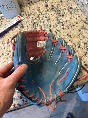2025 Rawlings Heart of the Hide RH Infield Baseball Glove 10.75" (Used)