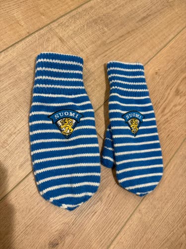 Finland Suomi Mittens