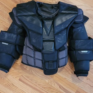 Senior Medium Bauer Hyperlite Goalie Chest Protector