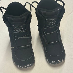 1Y (Big Kids / Youth) Burton Grom Snowboard Boots (Used)