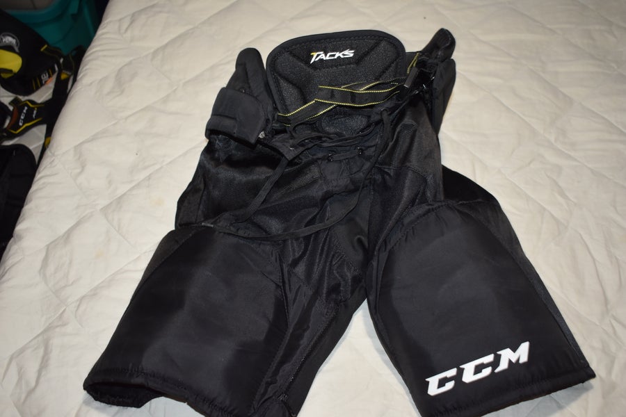 CCM Tacks 7092 Hockey Pants w/Lite D30, Black, Junior Large - Great Condition!