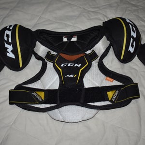 CCM Super Tacks AS1 Hockey Shoulder Pads w/D30, Youth Large