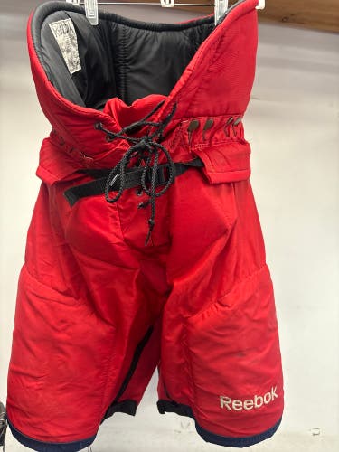 Men's Senior Medium Reebok Hockey Pants (Used)
