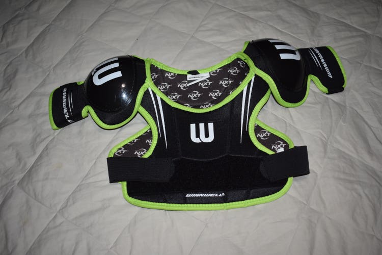 Winnwell NXT Hockey Shoulder Pads, Youth Large - Top Condition!
