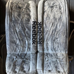33" Reebok XLT 28 Goalie Leg Pads (Used)
