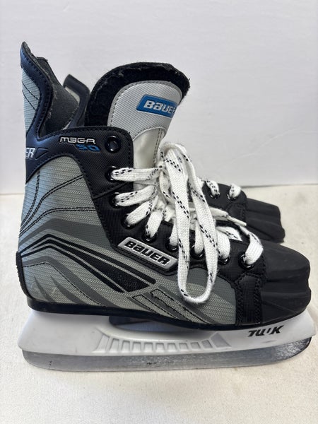 Bauer Hockey Skates Regular Width Size 3 (Used)