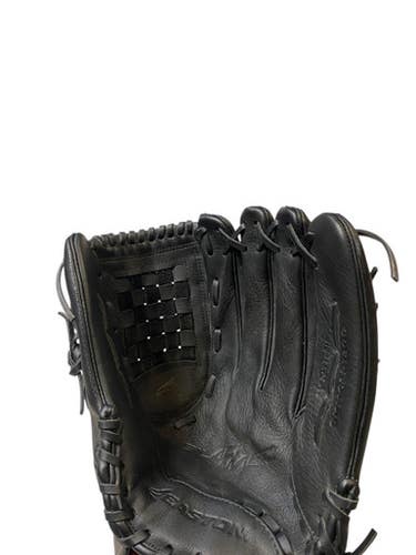 Used Easton BLACK MAGIC BB/SB Glove RH Throw Black 13" 11706-S000365290