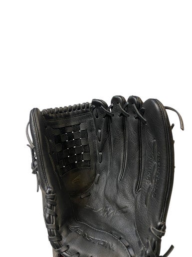 Used Easton BLACK MAGIC BB/SB Glove RH Throw Black 13" 11706-S000365290