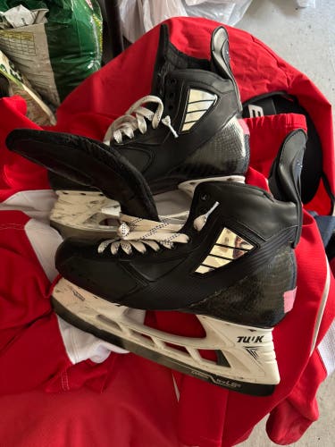 True Pro Custom Hockey Skates Regular Width Pro Stock 10 (Used)