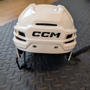 Medium CCM Tacks 720 Helmet (New)