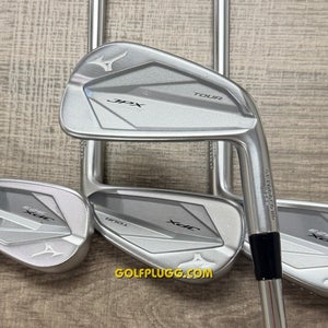 Mizuno JPX 923 Tour Iron Set 4-PW / Dynamic Gold, Stiff Flex (167)