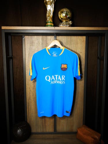 Barcelona 2015/16 Training Jersey Size M Sky Blue Nike Shirt (MPN: 686600-436)