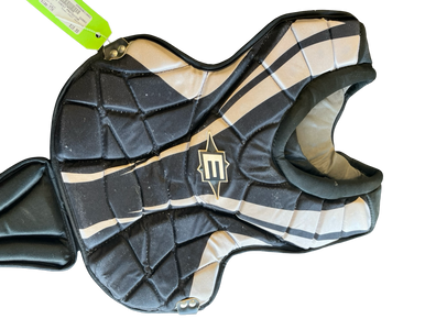 Used Easton CHEST PROTECTOR Catchers Chest Protector Black Youth 11682-S000115938