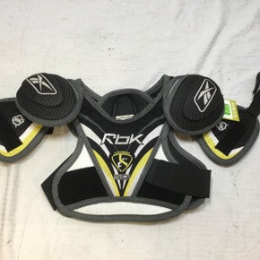 Used Reebok YOUTH SHOULDER SM Hockey Shoulder Pads 11682-S000069206