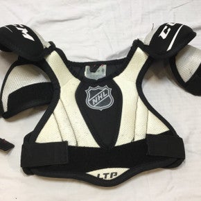 Used CCM LTP SHOULDER PADS MD Ice Hockey / Shoulder Pads 11682-S000059415