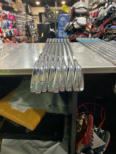 Used Titleist 690CB FORGED Mens Iron Set RH 3I-PW 11834-S000041542