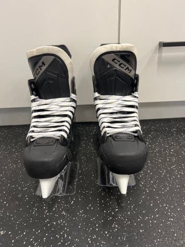 CCM JetSpeed FT675 Hockey Skates Regular Width 8.5 (New)
