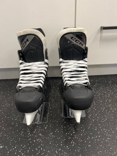 CCM JetSpeed FT675 Hockey Skates Regular Width 8.5 (New)