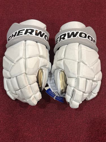 LA Kings white Sher-Wood Rekker Morph 1 Gloves (New) Item#LAWO