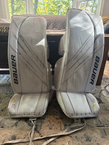 Medium Bauer Vapor 3X Goalie Leg Pads (Used)