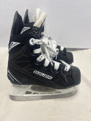 Bauer Supreme 140 Hockey Skates Regular Width 7 (Used)