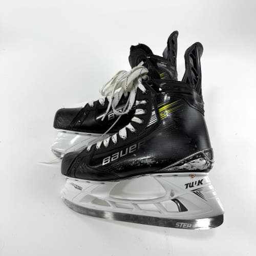 Used Black Bauer Vapor Hyperlite 2 Skates | 10 E | D219