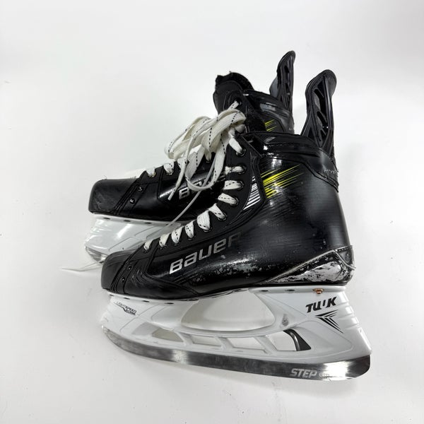 Used Black Bauer Vapor Hyperlite 2 Skates | 10 E | D219