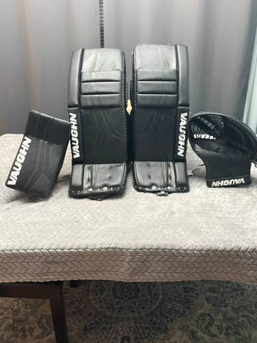 26" 2023 Vaughn Velocity V10 Regular Goalie Full Set (Used)