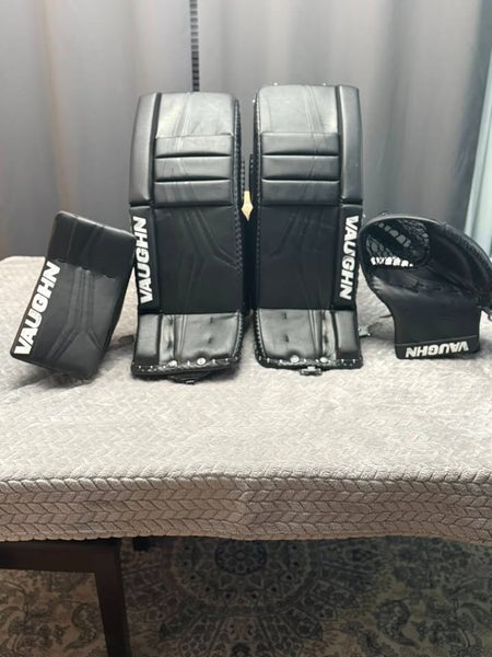 26" 2023 Vaughn Velocity V10 Regular Goalie Full Set (Used)