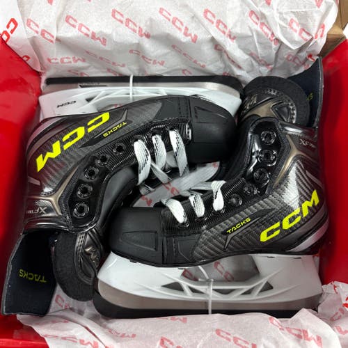 New CCM Tacks XF Pro | Yth 13 R