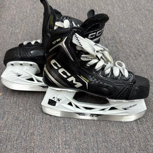 CCM Tacks XF 80 Hockey Skates Regular Width Size 1.5 (Used)