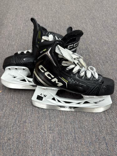 CCM Tacks XF 80 Hockey Skates Regular Width Size 1.5 (Used)