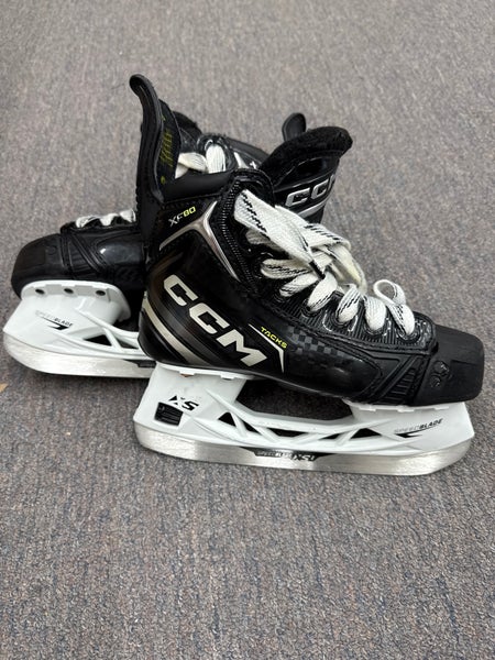 CCM Tacks XF 80 Hockey Skates Regular Width Size 1.5 (Used)