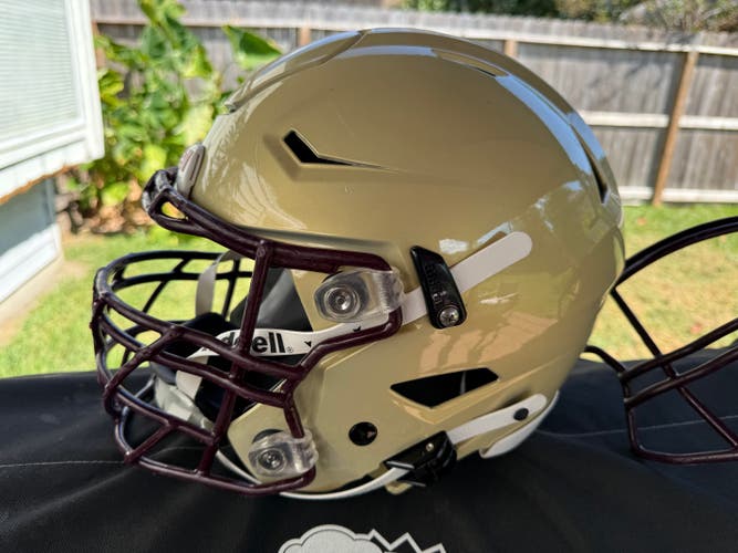 Large Youth Riddell SpeedFlex Helmet (Used)