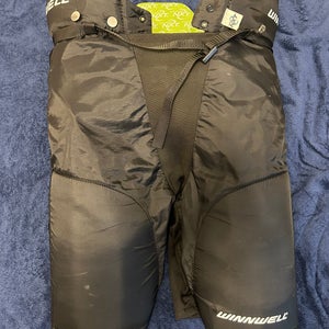 Men's Senior XL Winnwell Hockey Pants (Used)