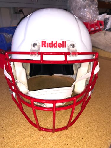USED RIDDELL SPEED ADULT HELMET - MEDIUIM - METALLIC WHITE