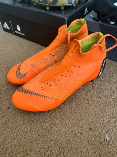 Men's Size M 7.5 (W 8.5) Nike Mercurial Superfly Cleats (Used)