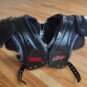 Riddell Power SPK+ Football Shoulder Pads CB/DB Adult Size M 42"-44"/18"-19"