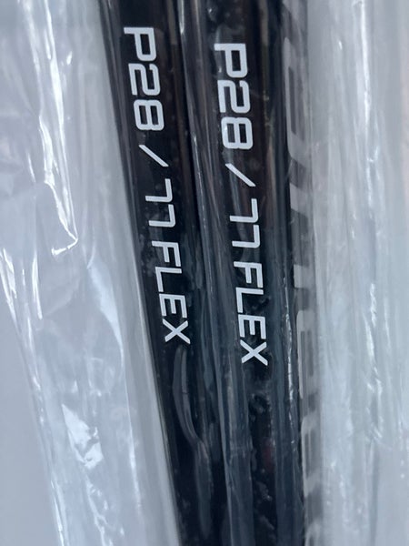 Senior Bauer Vapor FlyLite Right Handed Hockey Stick P28 (New)
