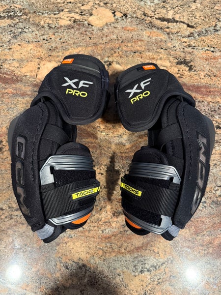 Senior Large CCM Tacks xf pro Elbow Pads (Used)