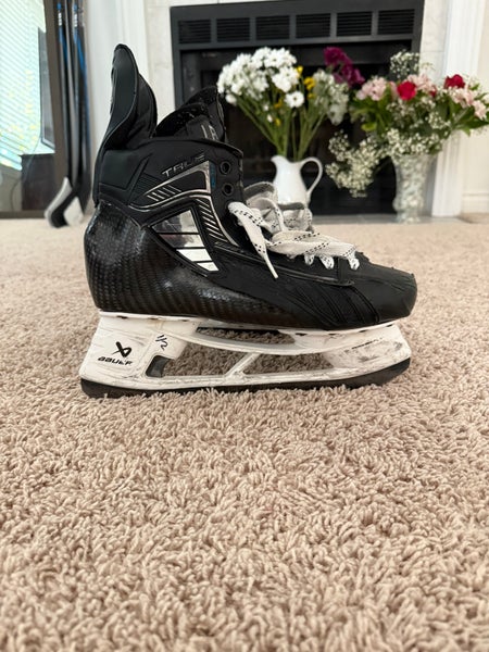 True SVH Pro Hockey Skates 10 (Used)