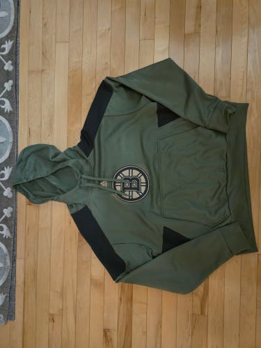 Green Men's Large Adidas Sweatshirt (Used)