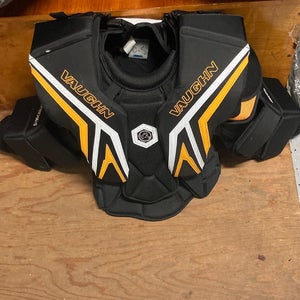 Medium 2024 Vaughn SLR4 Pro Goalie Chest Protector (Used)
